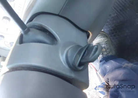 2002 Ford Explorer Sport Trac z USA, uszkodzony, nr VIN 1FMZU67E32UB30653